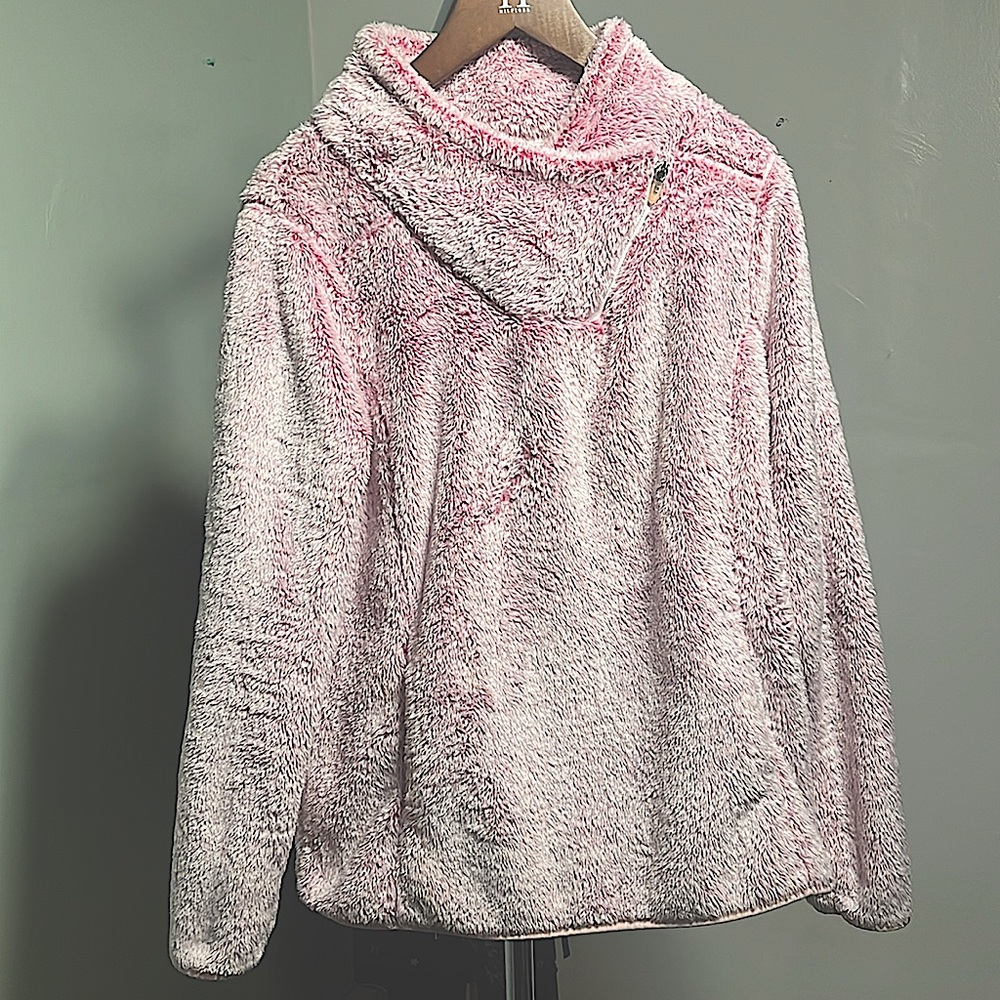 Faux fur St. John’s Bay pink and white pullover